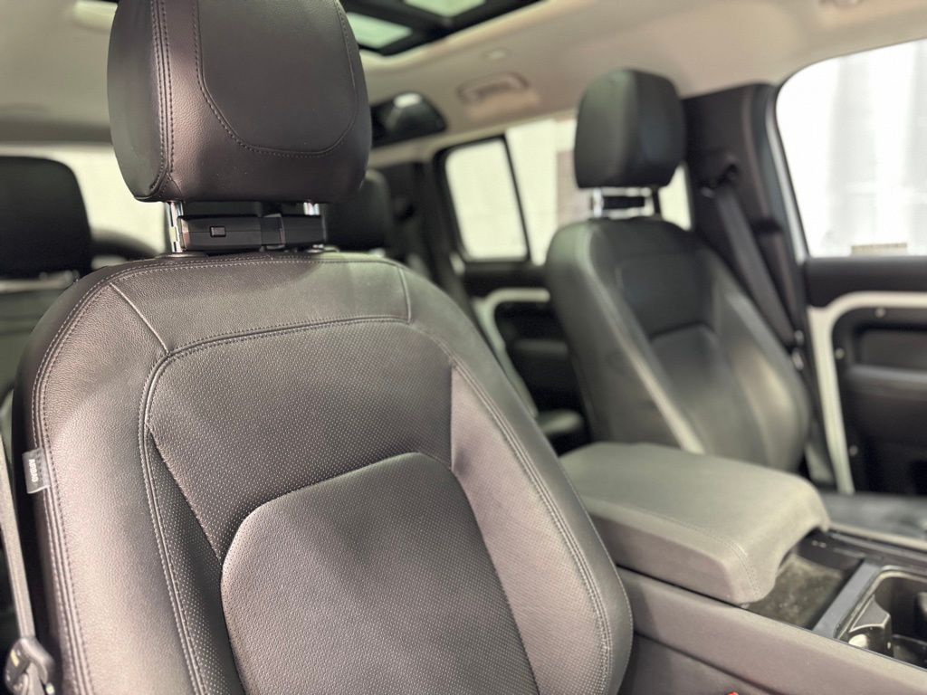 2023 LAND ROVER DEFENDER - Image 30