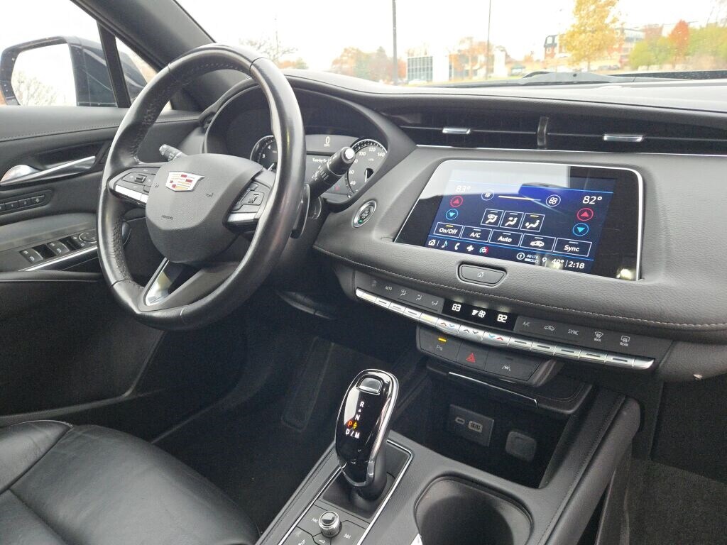 2023 CADILLAC XT4 - Image 9