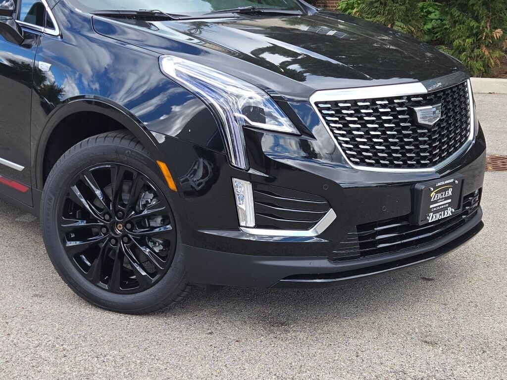 New 2025 CADILLAC XT5 Luxury SUV