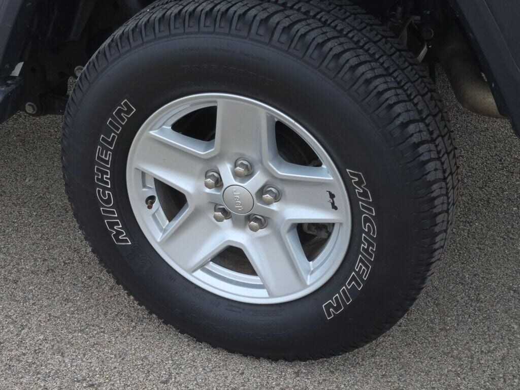 2020 JEEP GLADIATOR - Image 17