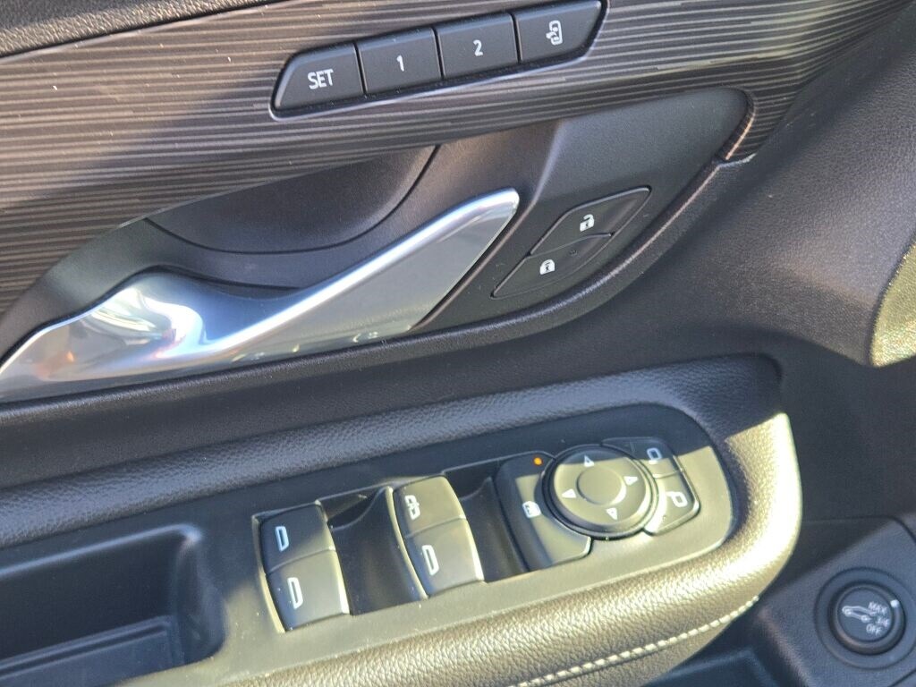 2022 GMC TERRAIN - Image 23