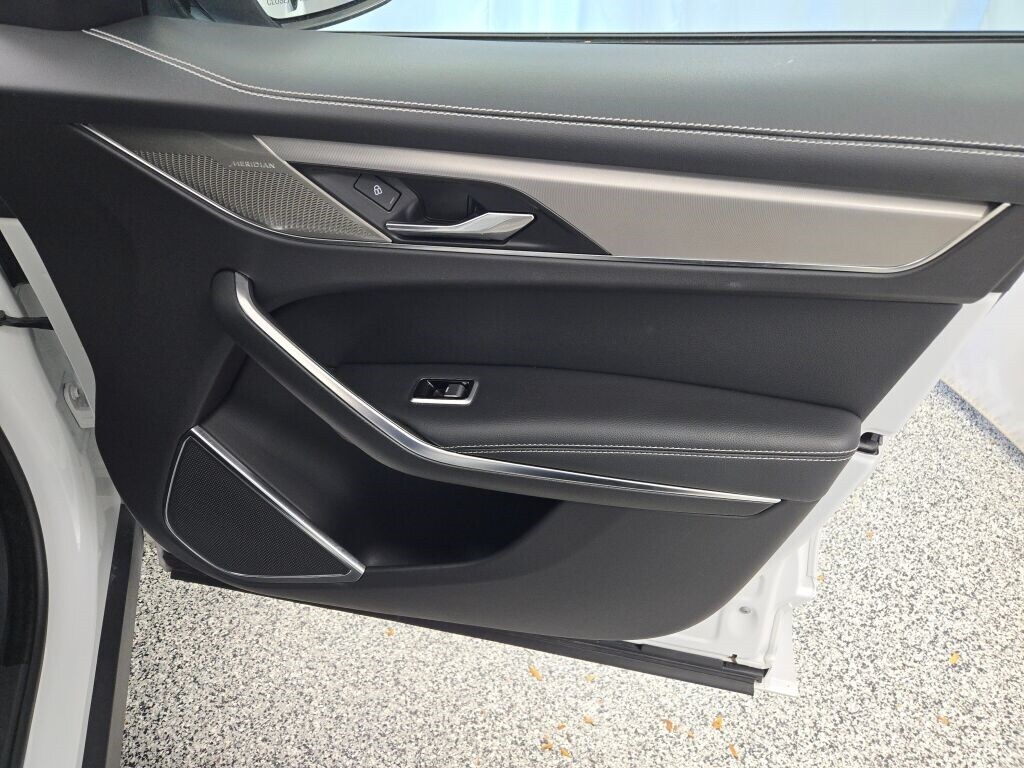 2024 JAGUAR F-PACE - Image 6