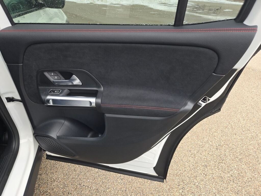 2023 MERCEDES-BENZ GLB-CLASS - Image 10