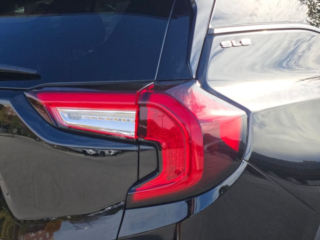 2024 GMC TERRAIN - Image 13