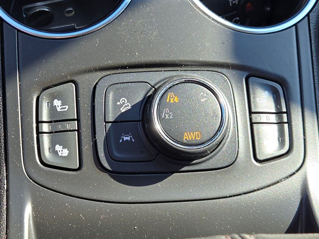 2024 GMC TERRAIN - Image 31