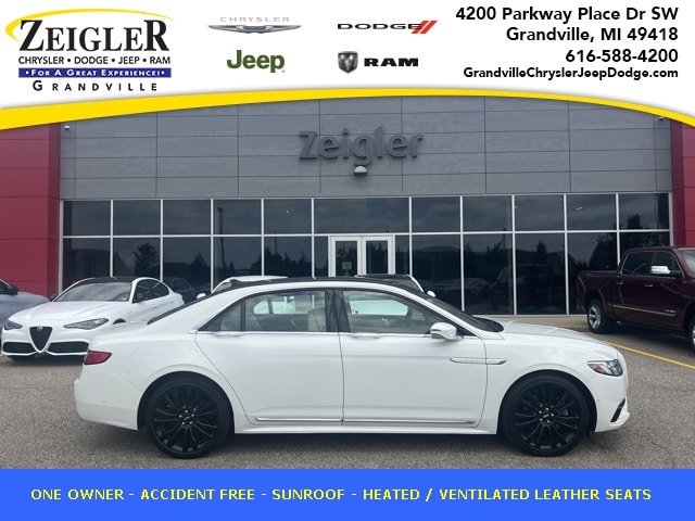 2020 Lincoln Continental Reserve's photo