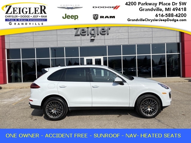 2017 Porsche Cayenne Platinum Edition's photo