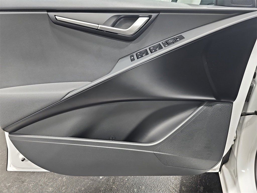 2024 KIA NIRO - Image 26