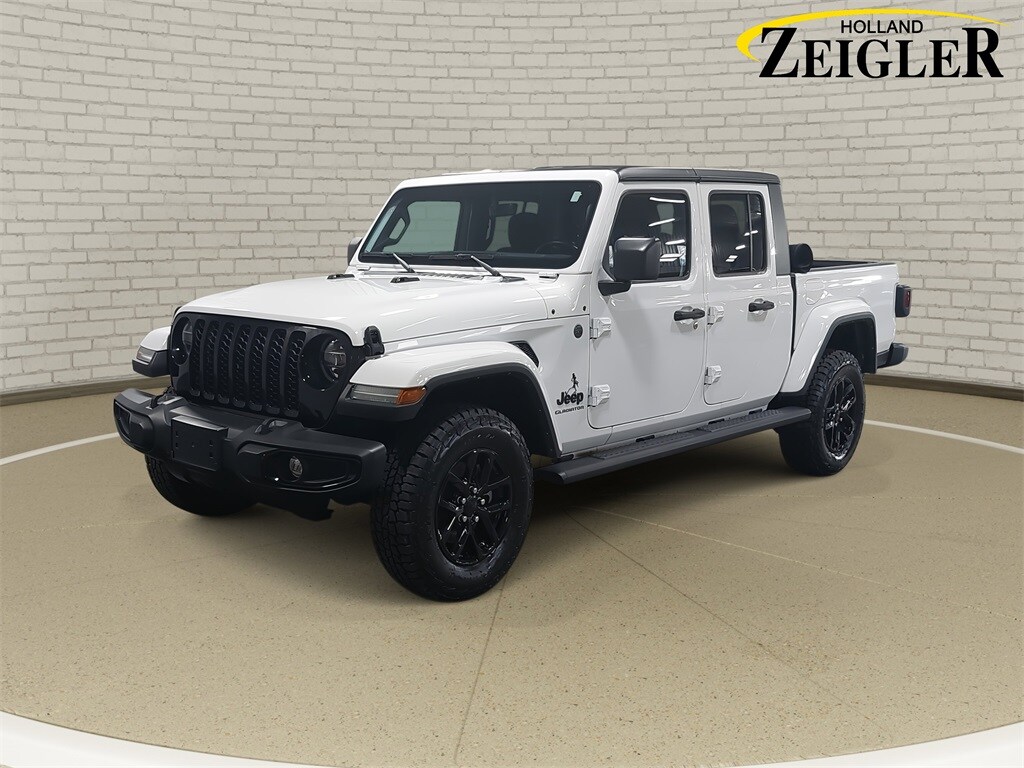 Used 2022 Jeep Gladiator Sport Truck Crew Cab