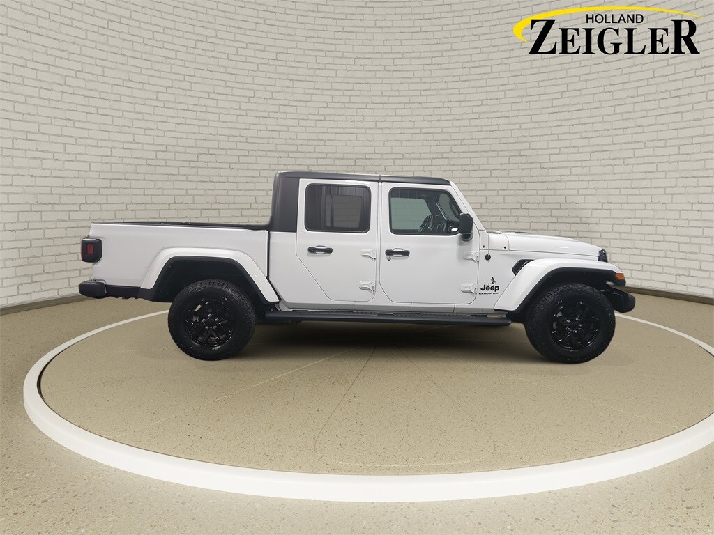 Used 2022 Jeep Gladiator Sport Truck Crew Cab