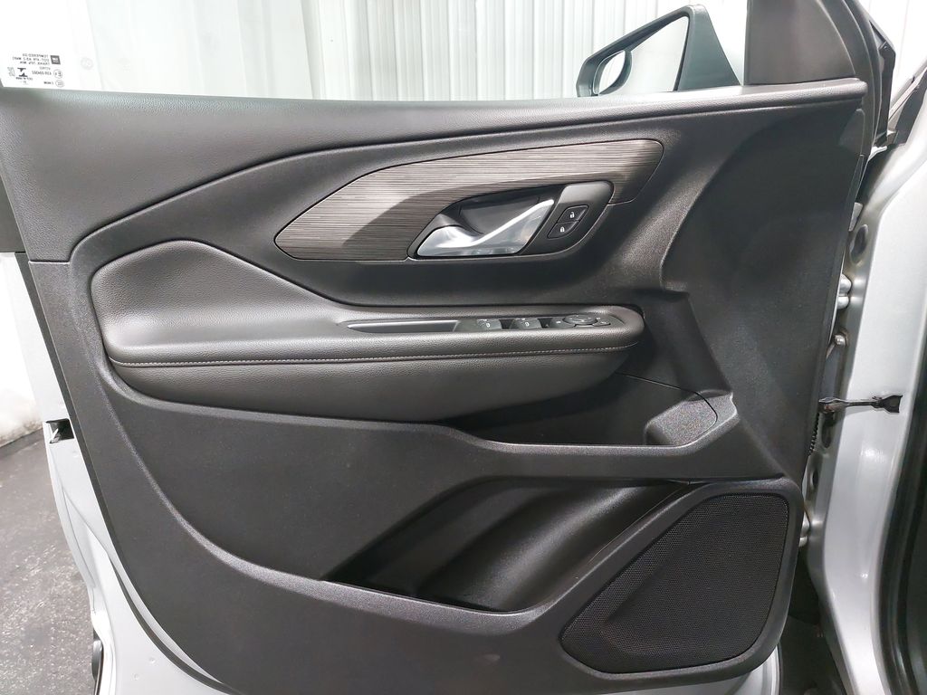 2022 GMC TERRAIN - Image 27