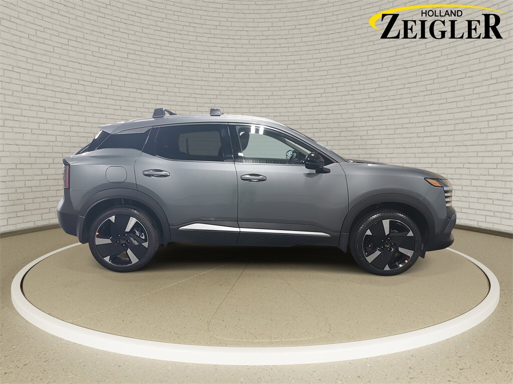 2026 Nissan Kicks SR photo 4