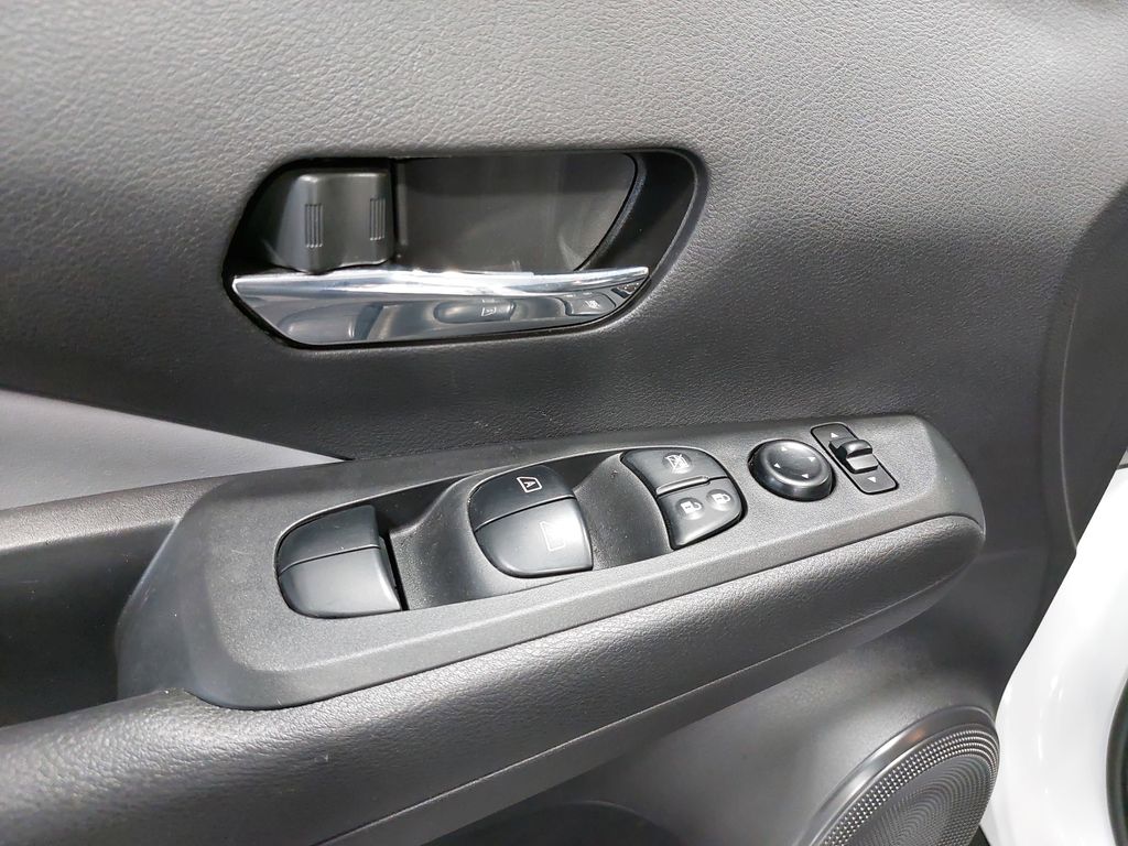 2023 NISSAN KICKS - Image 26