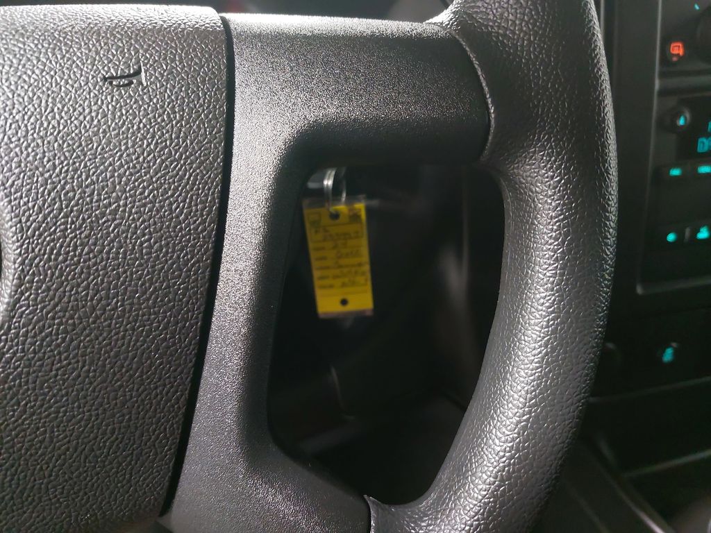 2024 GMC SAVANA - Image 14