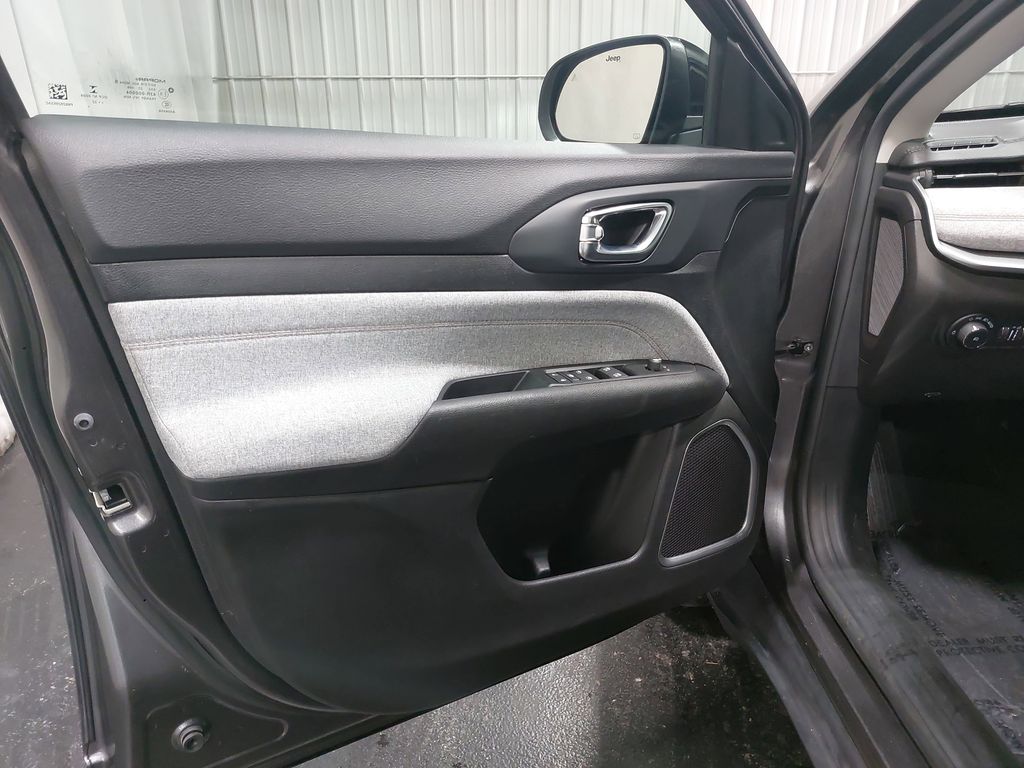 2022 JEEP COMPASS - Image 27