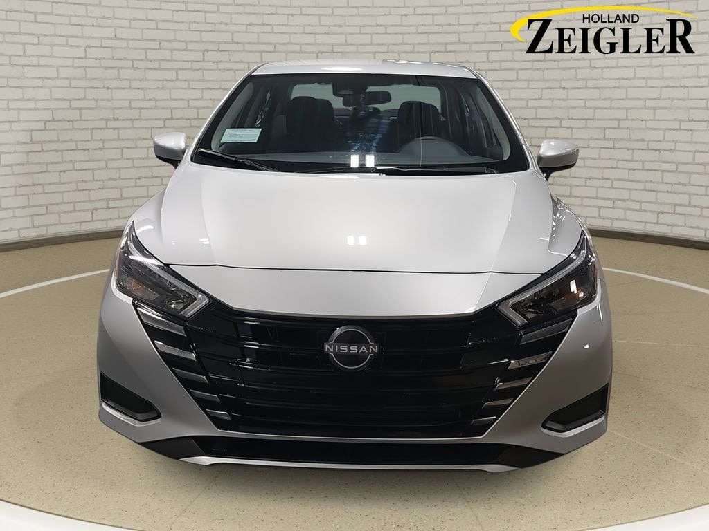 New 2025 Nissan Versa 1.6 SV Sedan