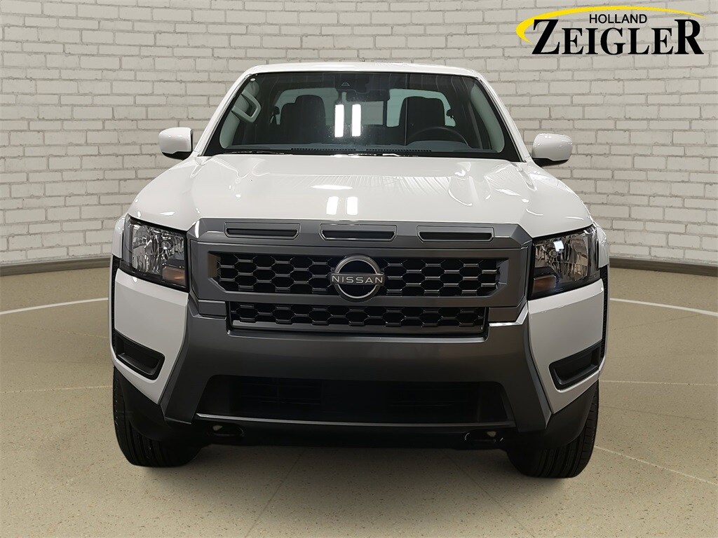 2025 Nissan Frontier SV photo 2