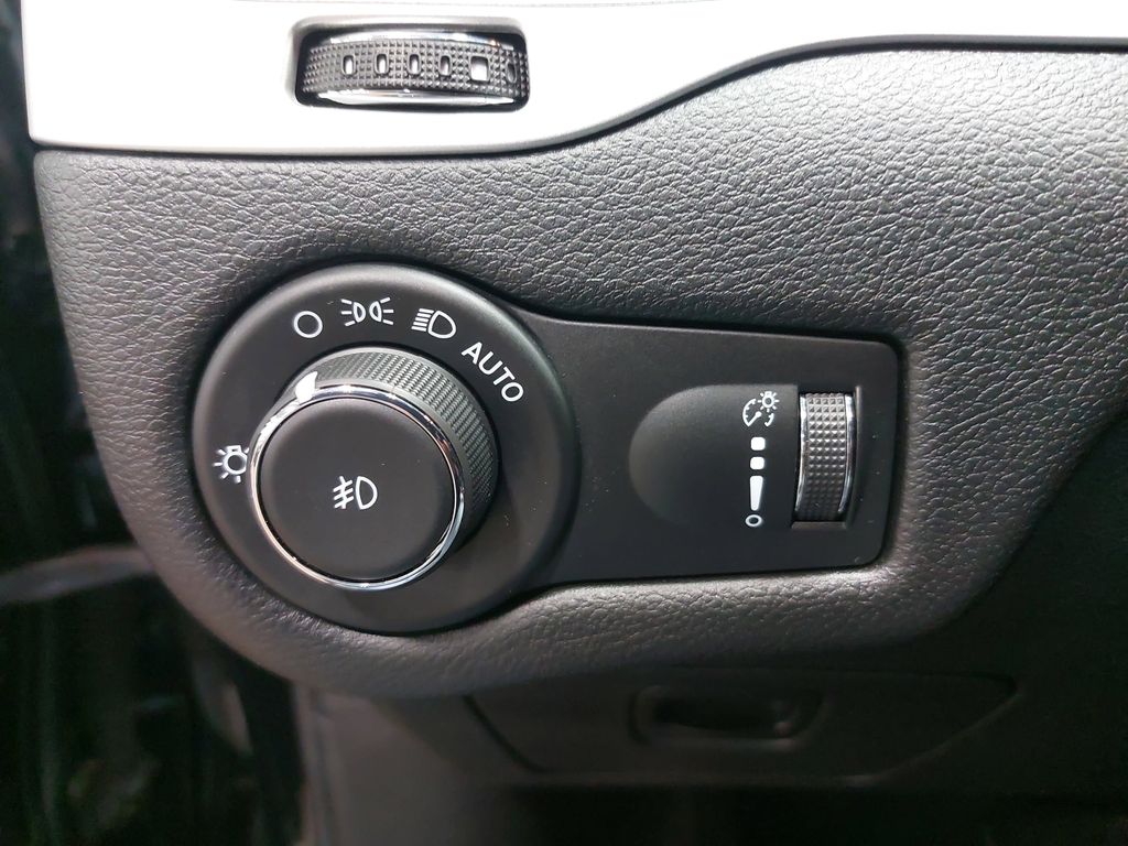 2022 JEEP CHEROKEE - Image 25