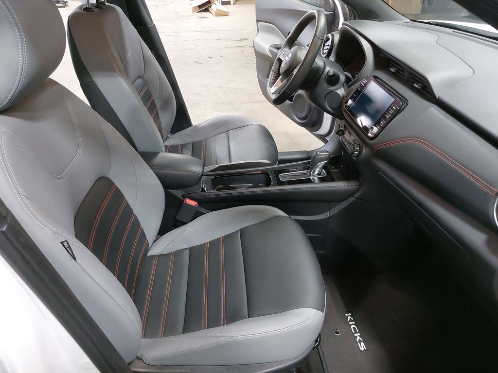 2023 NISSAN KICKS - Image 10
