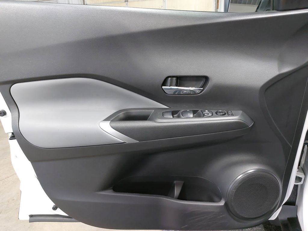 2023 NISSAN KICKS - Image 25