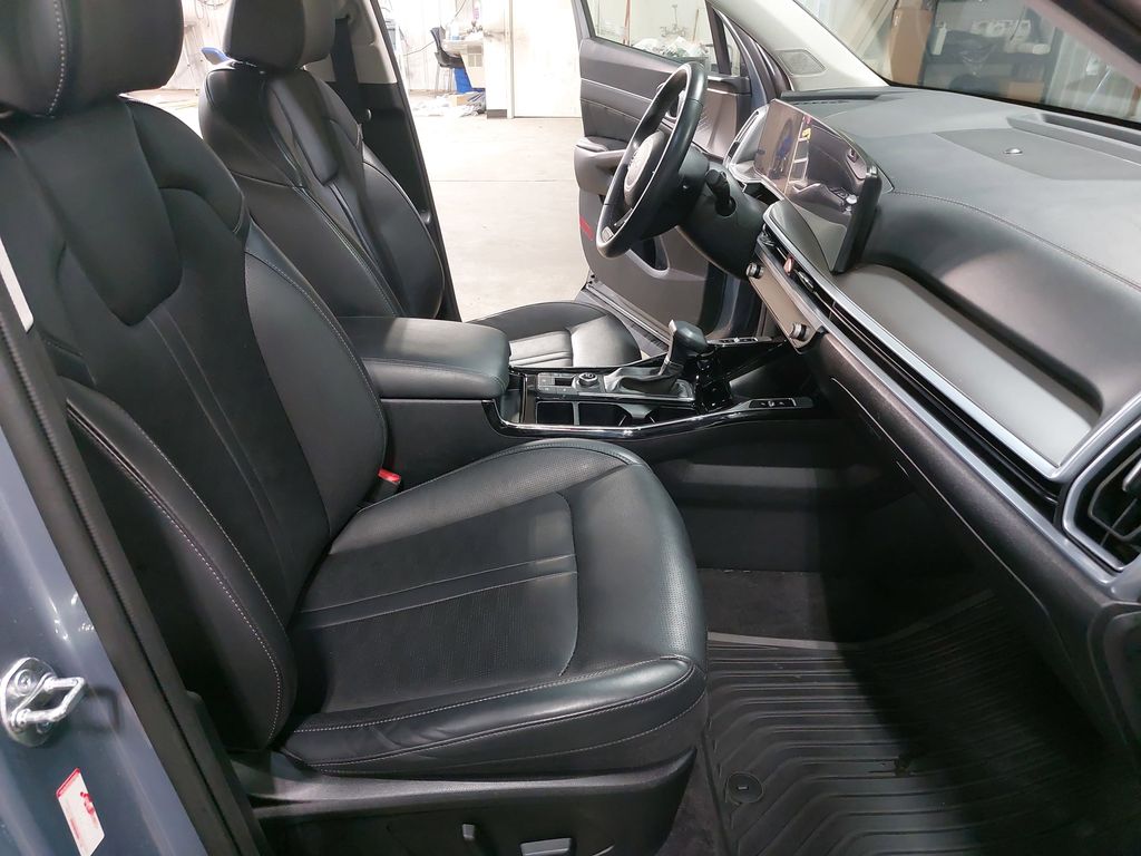 2024 KIA SORENTO - Image 10