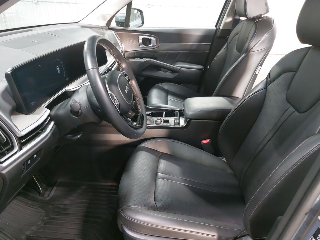 2024 KIA SORENTO - Image 16