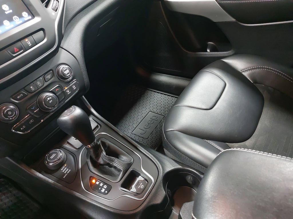 2022 JEEP CHEROKEE - Image 24