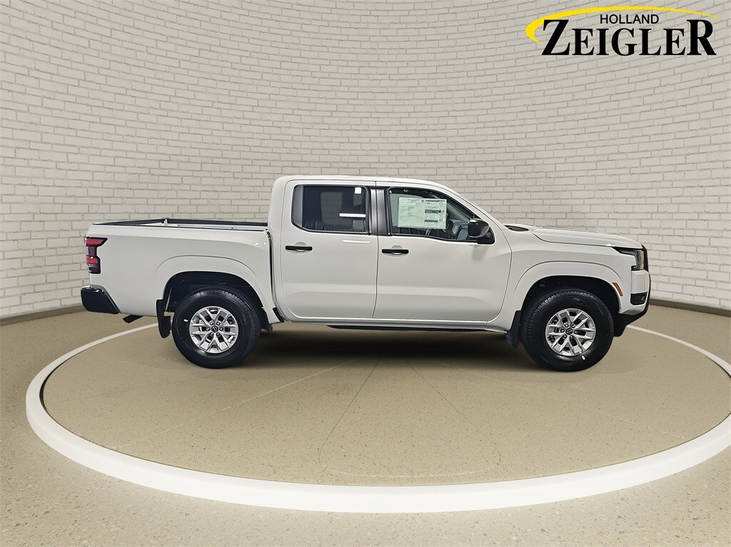 2025 Nissan Frontier S photo 4