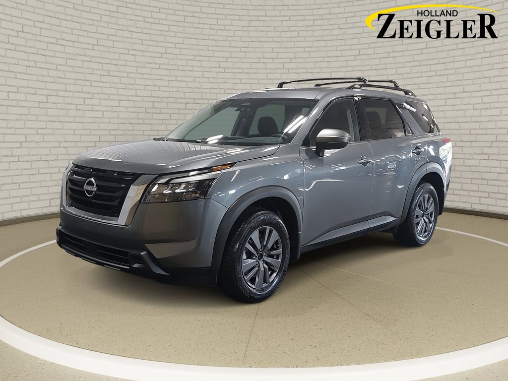 2025 Nissan Pathfinder SV's photo
