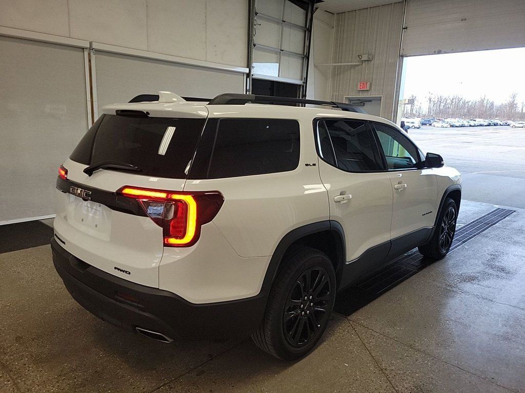 2023 GMC ACADIA - Image 3