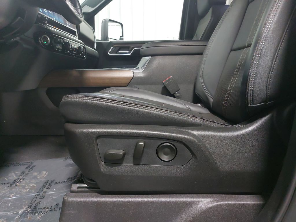 2024 CHEVROLET SILVERADO HD - Image 30