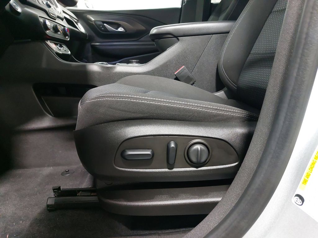 2022 GMC TERRAIN - Image 29