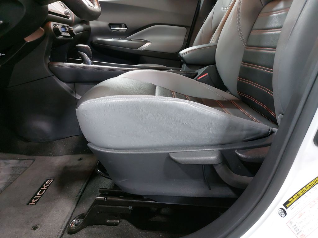 2023 NISSAN KICKS - Image 27