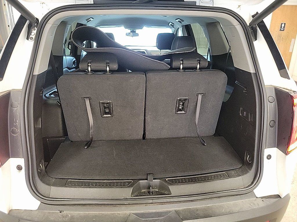 2023 GMC ACADIA - Image 10