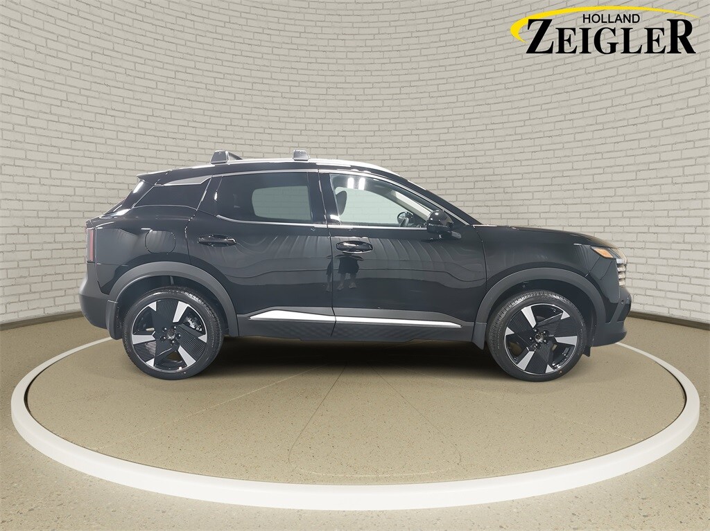 2026 Nissan Kicks SR photo 3