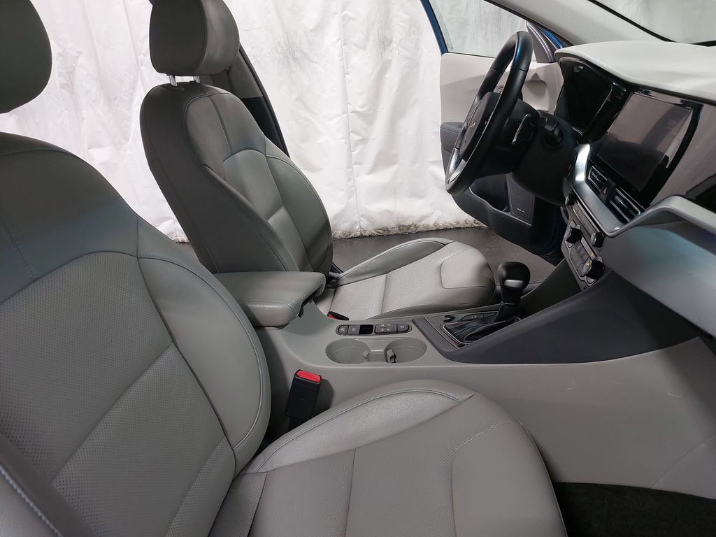 2022 KIA NIRO - Image 10
