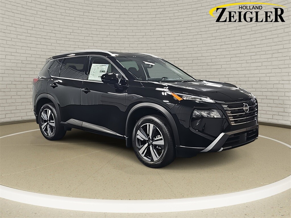 2025 Nissan Rogue SL photo 3
