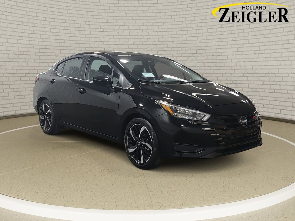New 2025 Nissan Versa 1.6 SR Sedan