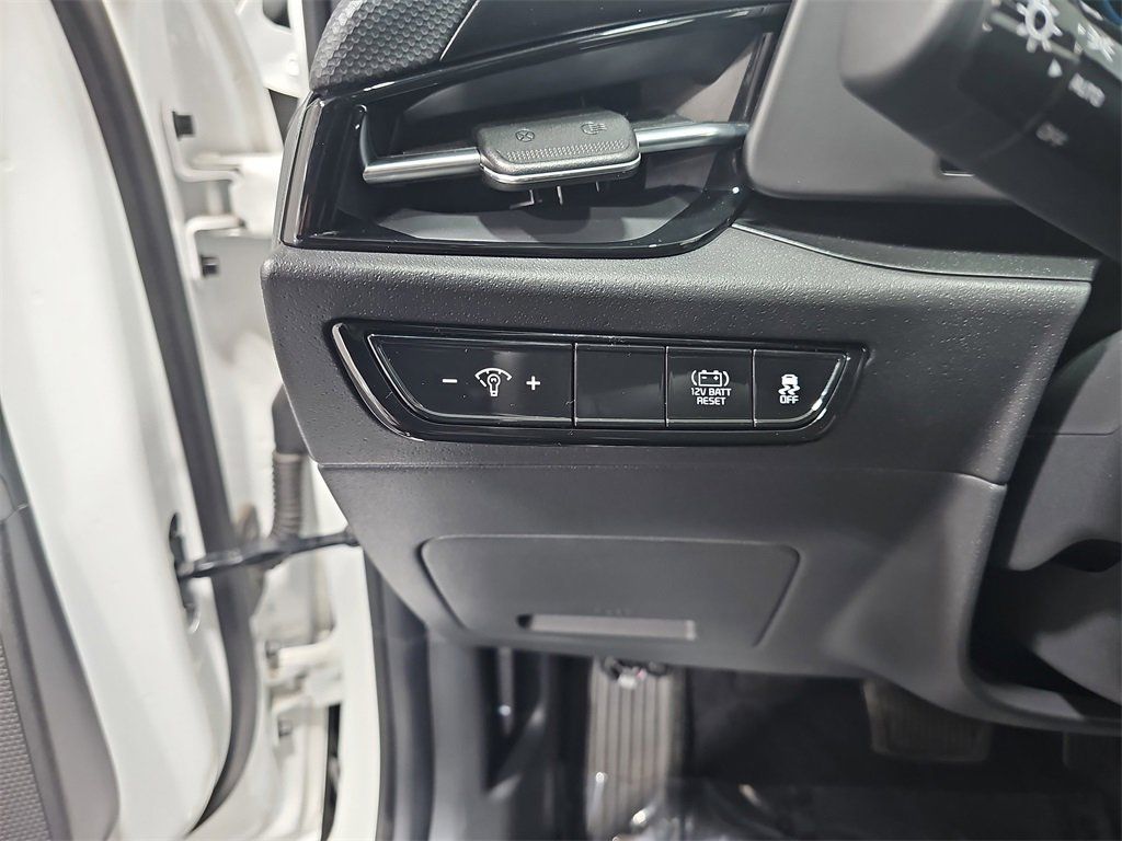 2024 KIA NIRO - Image 25