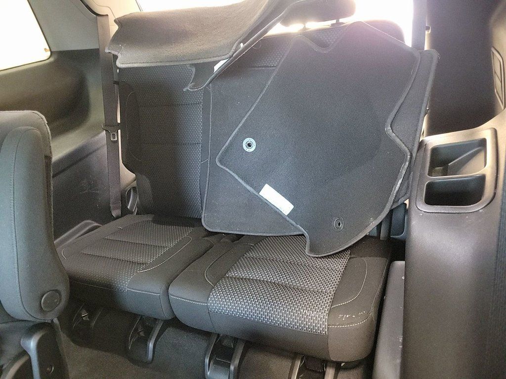 2023 GMC ACADIA - Image 14