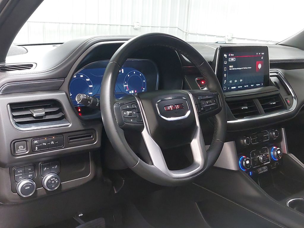 2023 GMC YUKON - Image 18