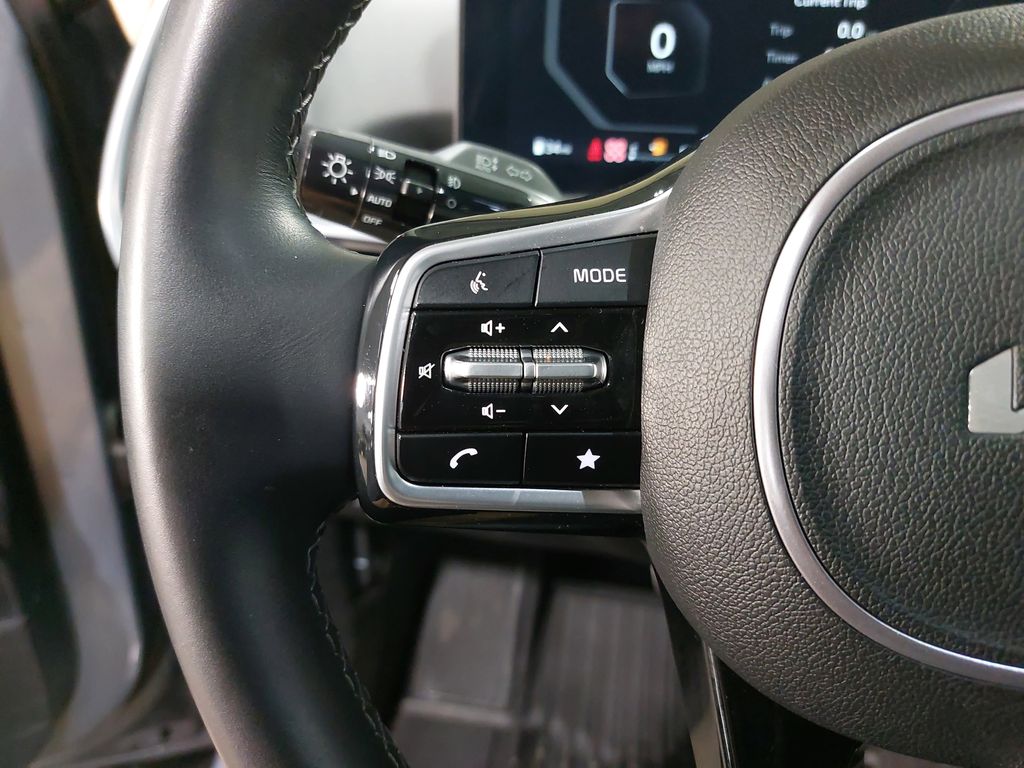 2024 KIA SORENTO - Image 18