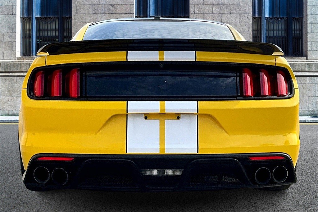2016 Ford Mustang Shelby GT350 photo 3