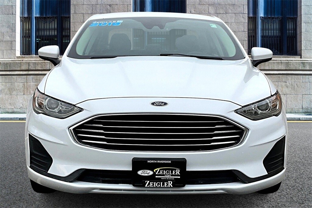 2019 Ford Fusion Hybrid SE photo 3