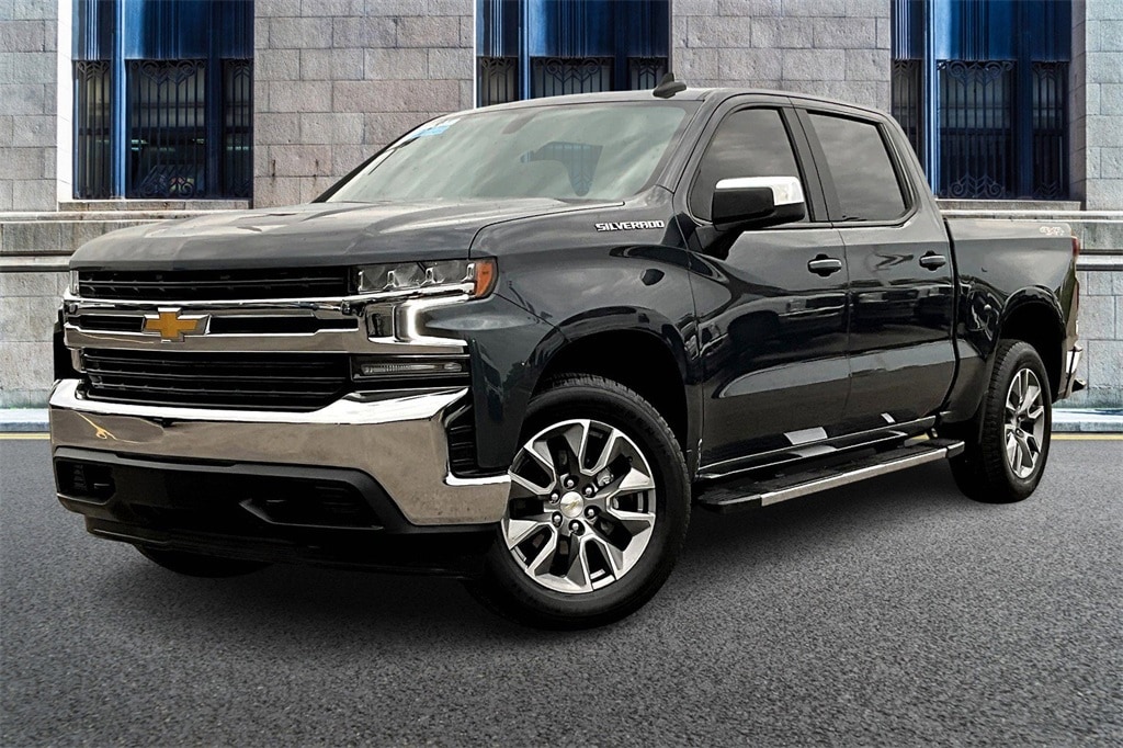 Used 2022 Chevrolet Silverado 1500 Limited LT with VIN 1GCPYJEK1NZ147731 for sale in Riverside, IL