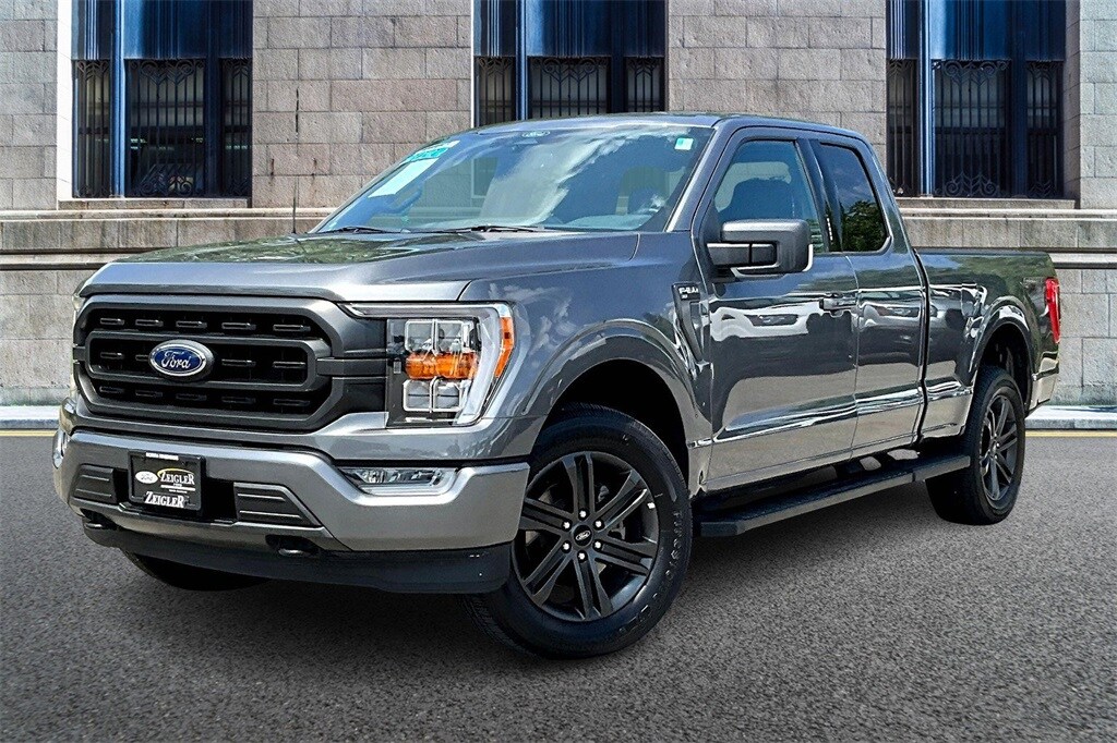 2022 Ford F-150 XLT photo 2