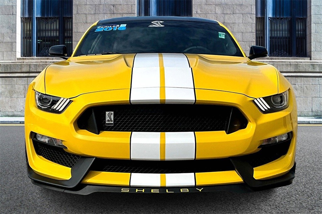 2016 Ford Mustang Shelby GT350 photo 2