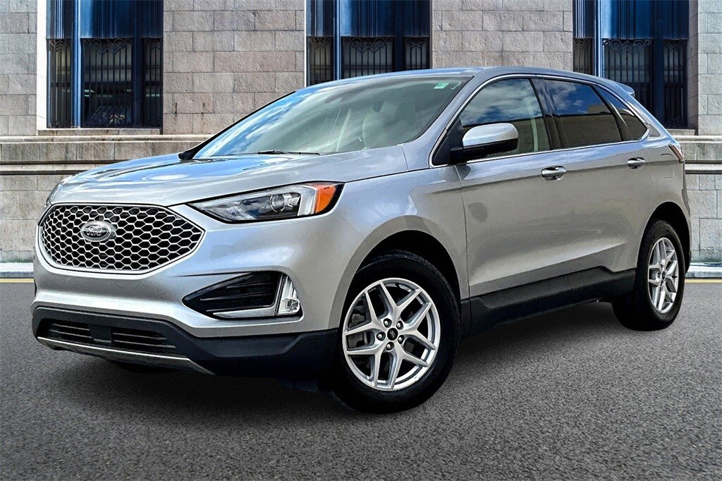 2024 Ford Edge SEL photo 2