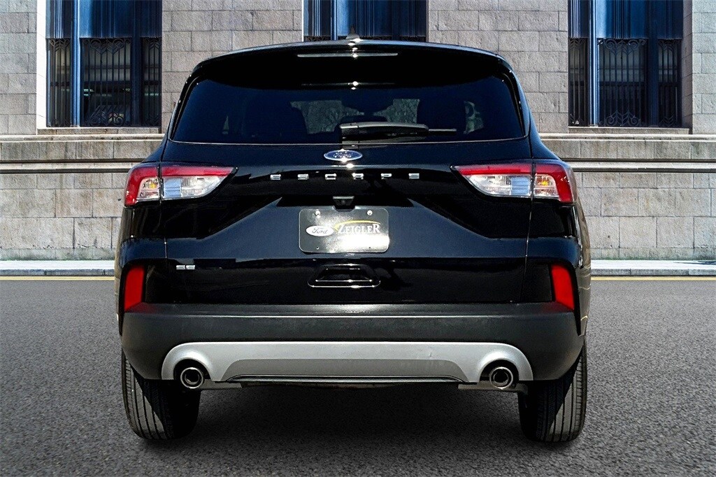 2022 Ford Escape SE photo 4