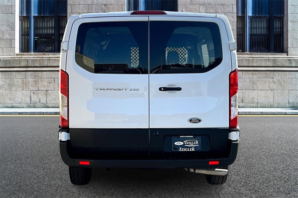 2023 Ford Transit Cargo Van photo 4